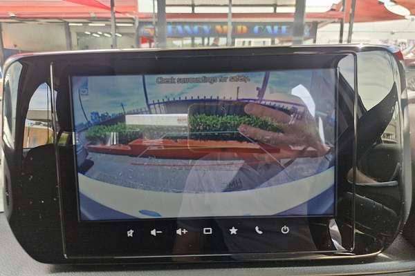 2024 Suzuki Swift Hybrid UZ