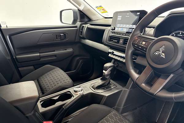2025 Mitsubishi Triton GLX MV 4X4