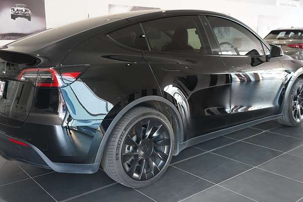 2024 Tesla Model Y Rear-Wheel Drive
