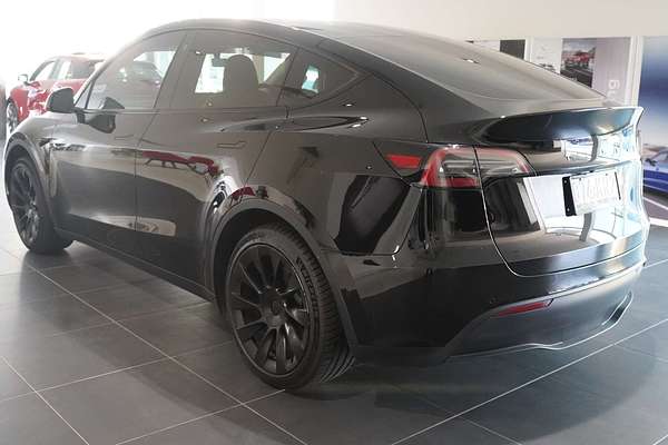 2024 Tesla Model Y Rear-Wheel Drive