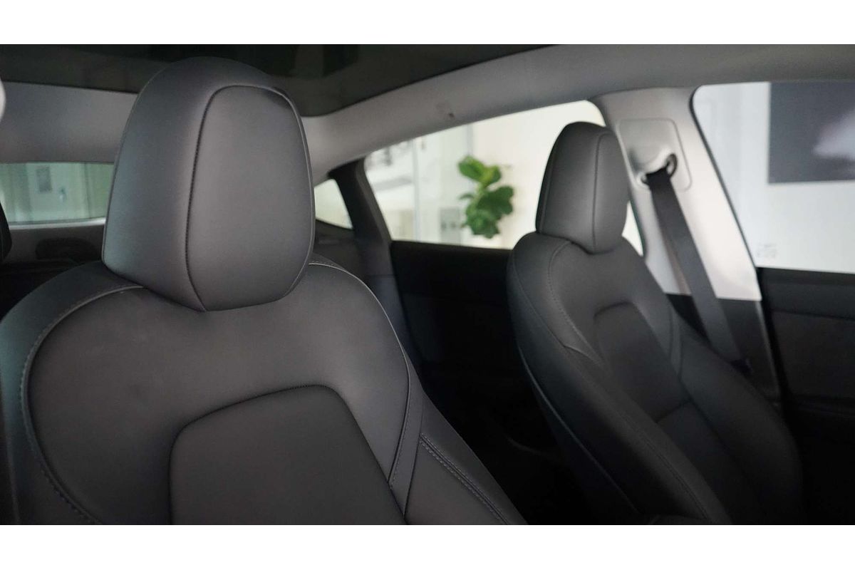 2024 Tesla Model Y Rear-Wheel Drive
