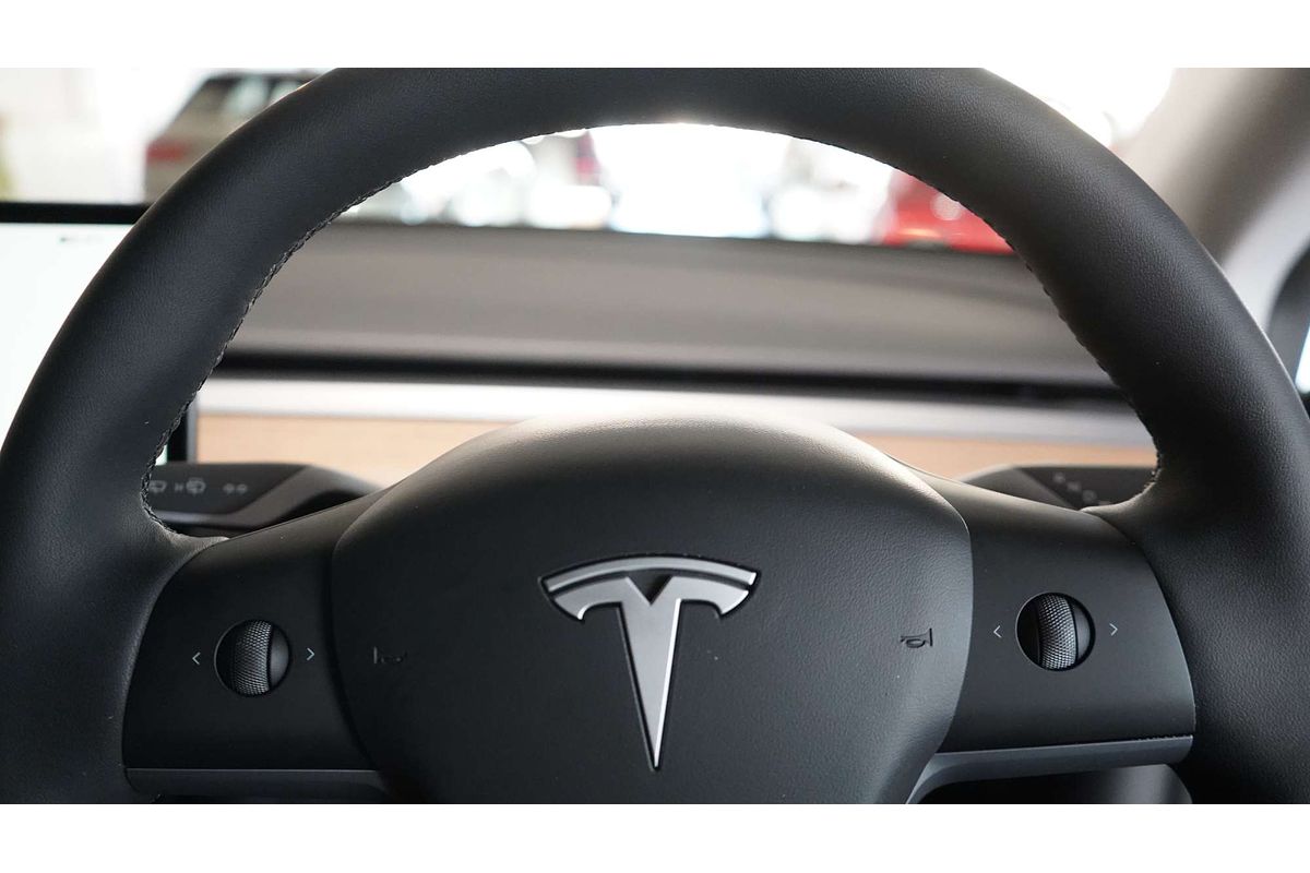 2024 Tesla Model Y Rear-Wheel Drive