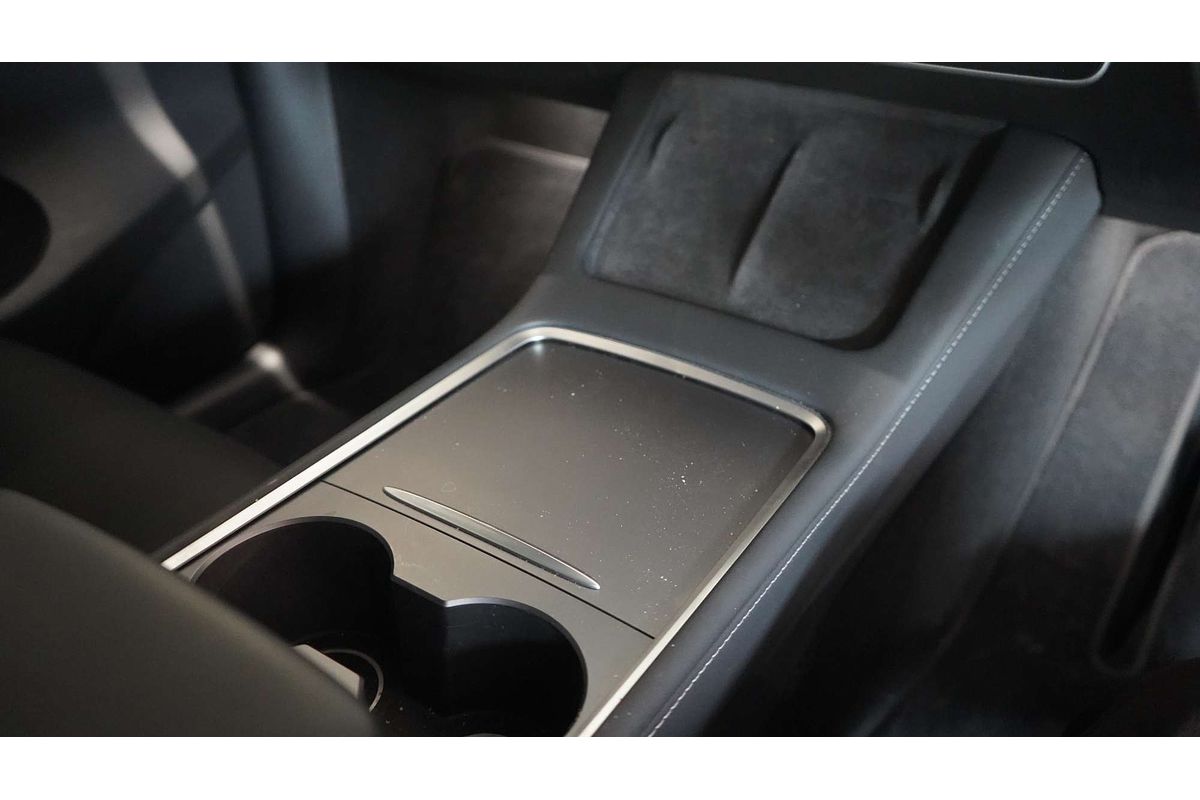 2024 Tesla Model Y Rear-Wheel Drive