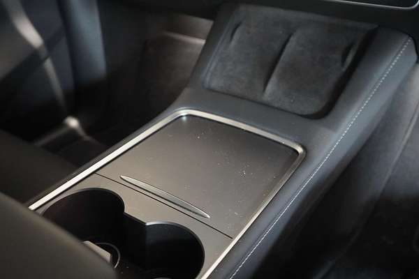 2024 Tesla Model Y Rear-Wheel Drive