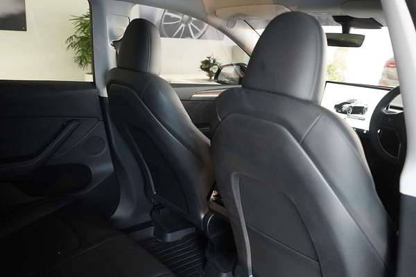 2024 Tesla Model Y Rear-Wheel Drive