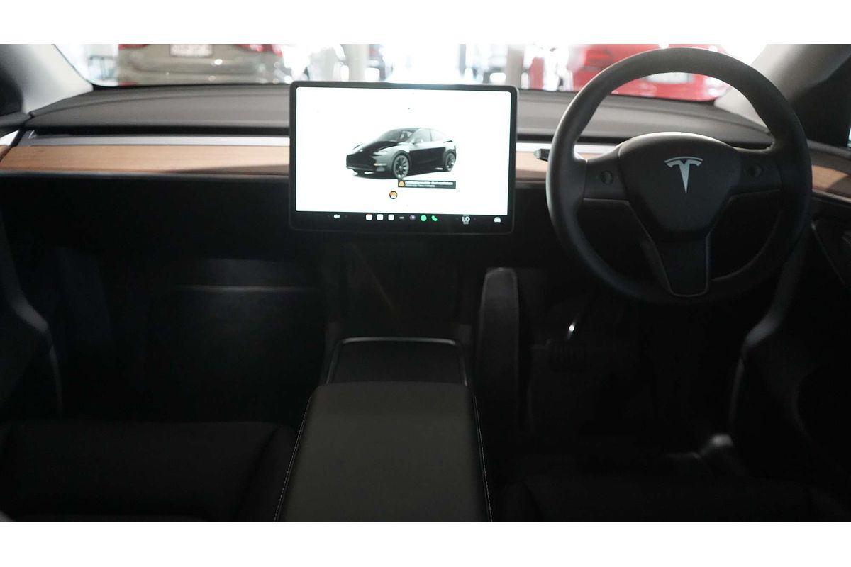 2024 Tesla Model Y Rear-Wheel Drive