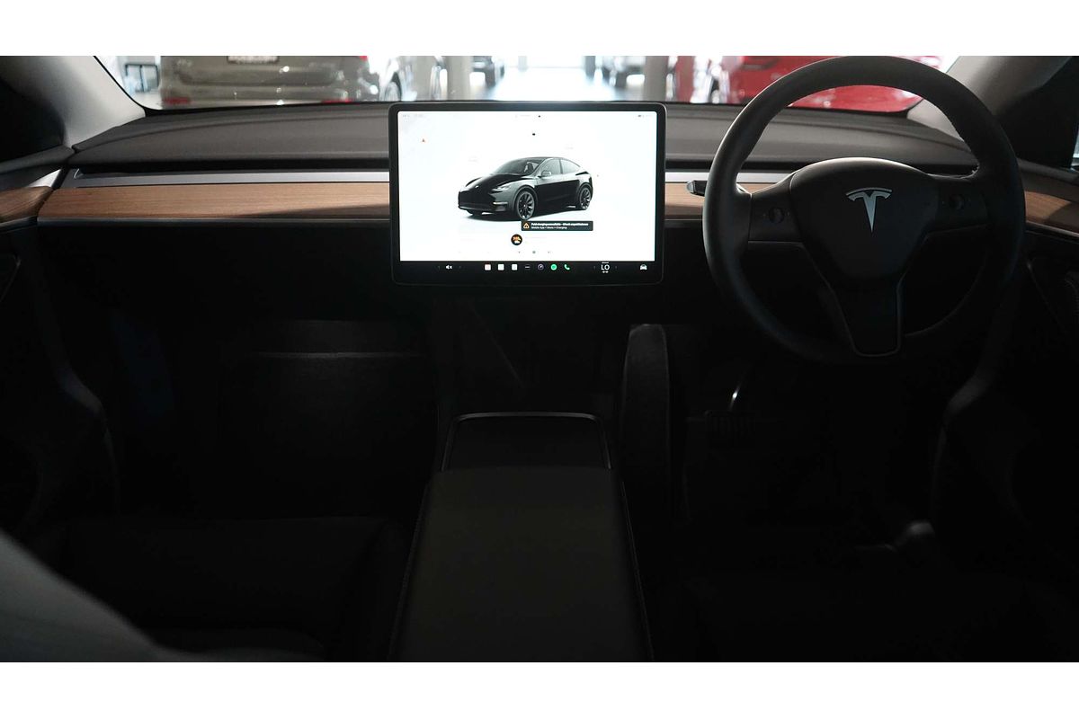 2024 Tesla Model Y Rear-Wheel Drive