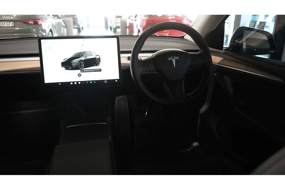 2024 Tesla Model Y Rear-Wheel Drive