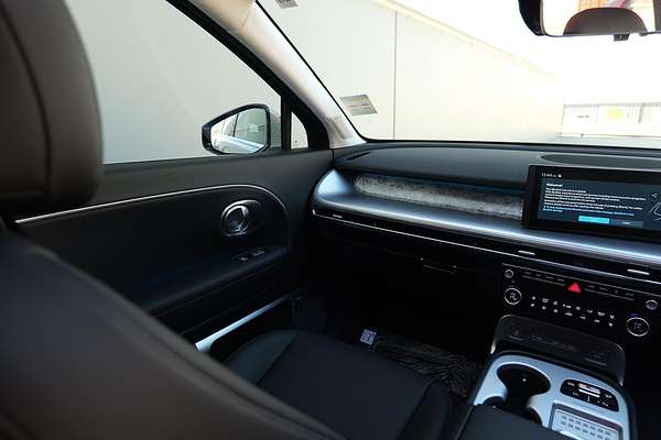 2025 Hyundai IONIQ 9 Calligraphy ME.V1