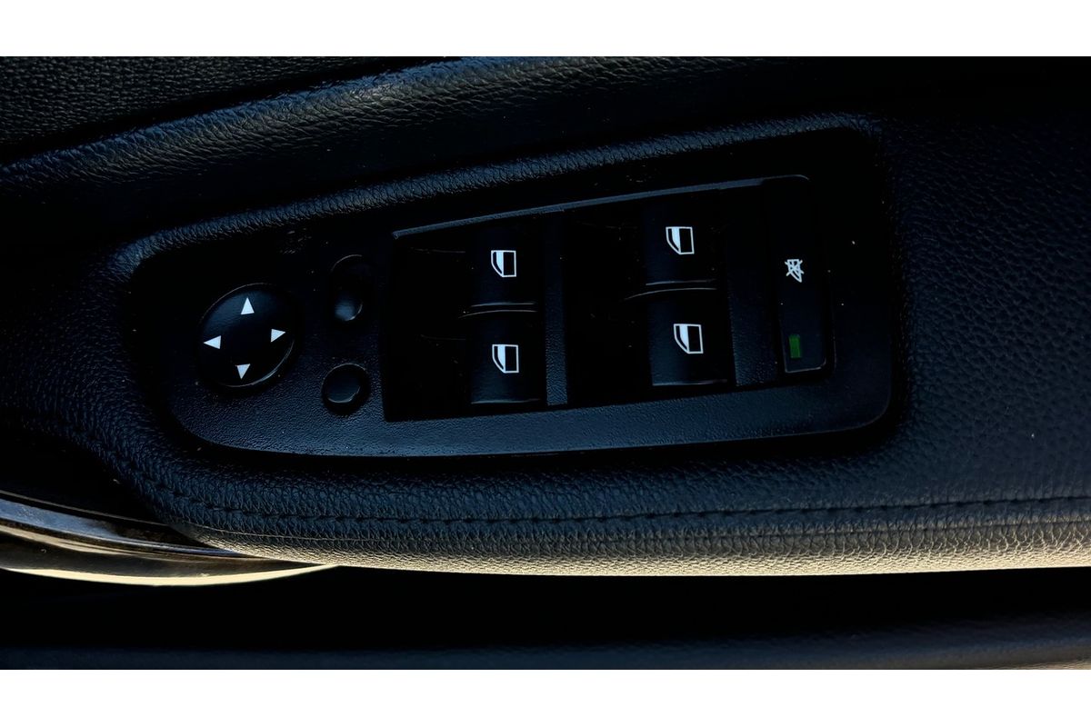 2010 BMW 120i E87 MY11