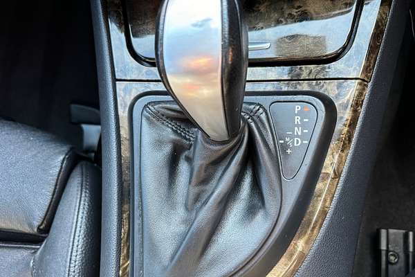 2010 BMW 120i E87 MY11