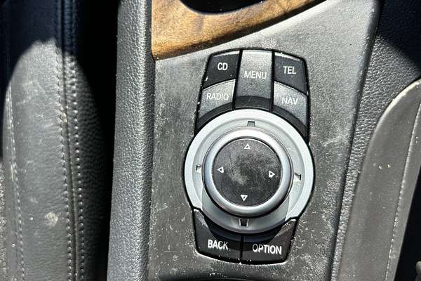 2010 BMW 120i E87 MY11