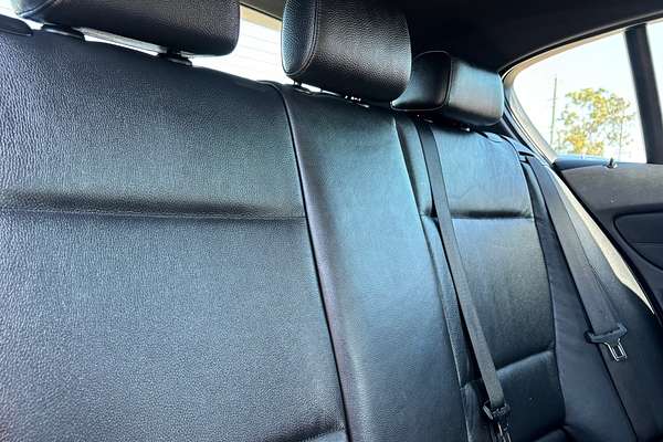 2010 BMW 120i E87 MY11