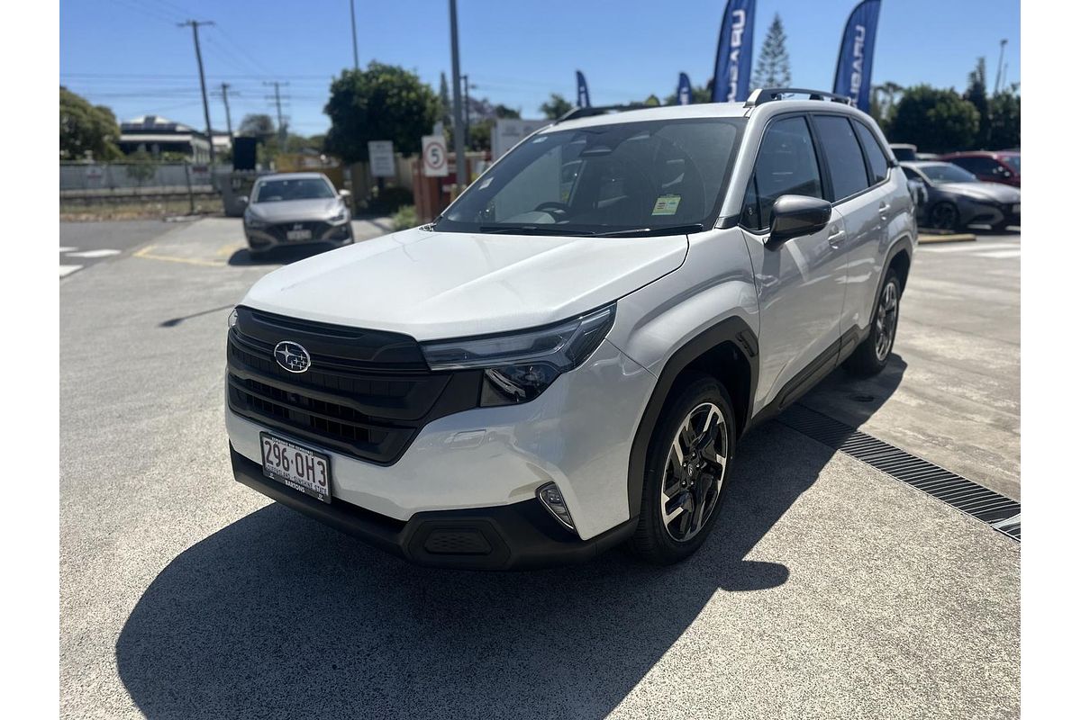 2025 Subaru Forester Premium S6