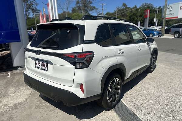 2025 Subaru Forester Premium S6