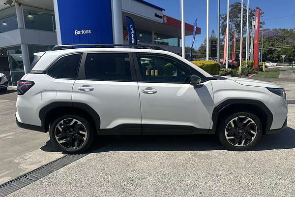 2025 Subaru Forester Premium S6