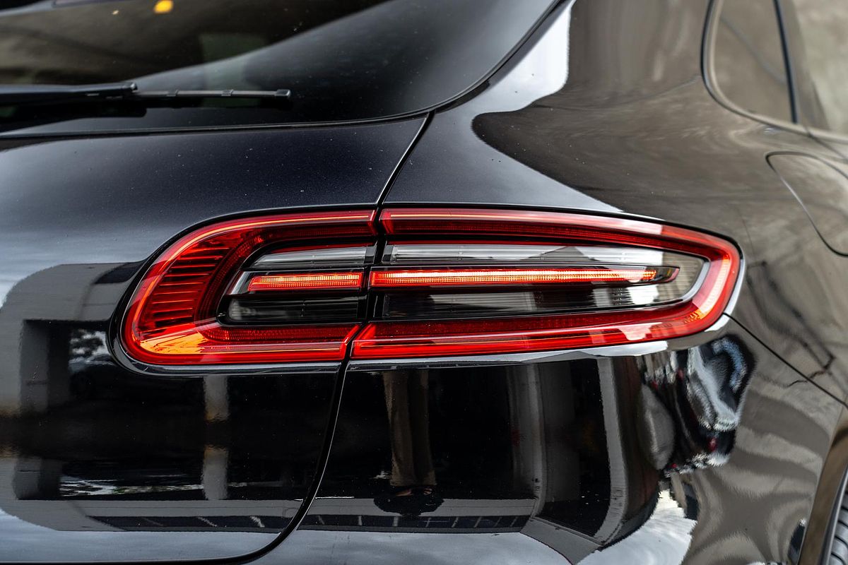 2017 Porsche Macan S 95B