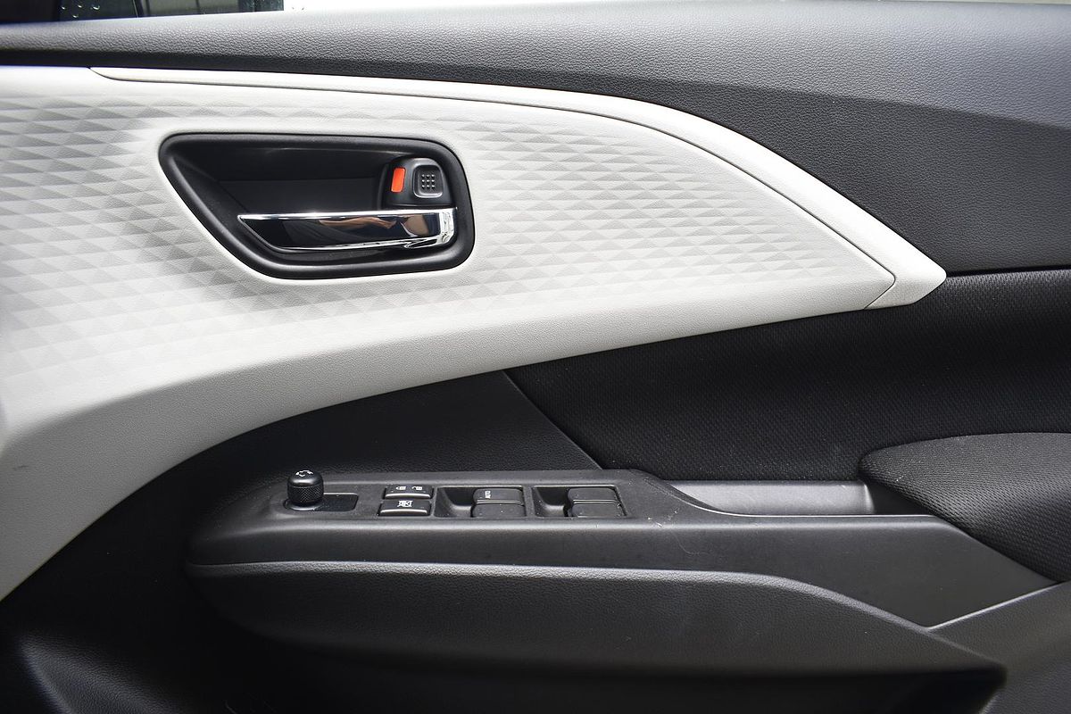 2024 Suzuki Swift Hybrid UZ