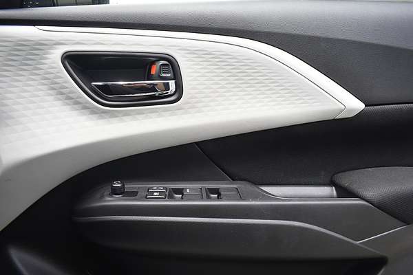 2024 Suzuki Swift Hybrid UZ
