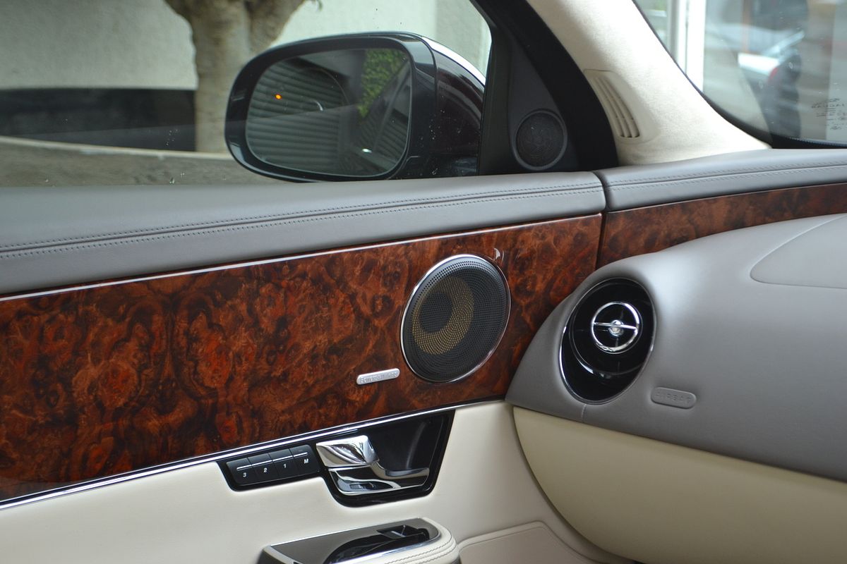 2011 Jaguar XJ Premium Luxury X351 LWB