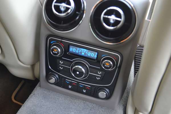 2011 Jaguar XJ Premium Luxury X351 LWB