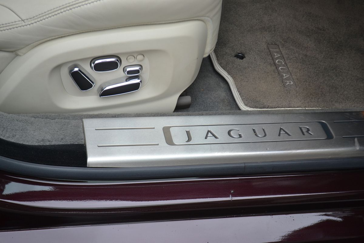 2011 Jaguar XJ Premium Luxury X351 LWB