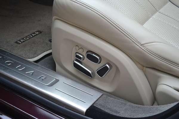 2011 Jaguar XJ Premium Luxury X351 LWB