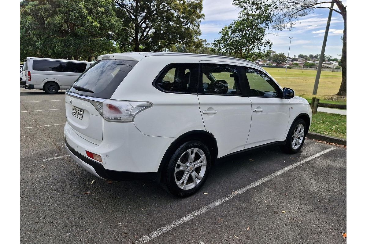 2014 Mitsubishi Outlander ES ZJ