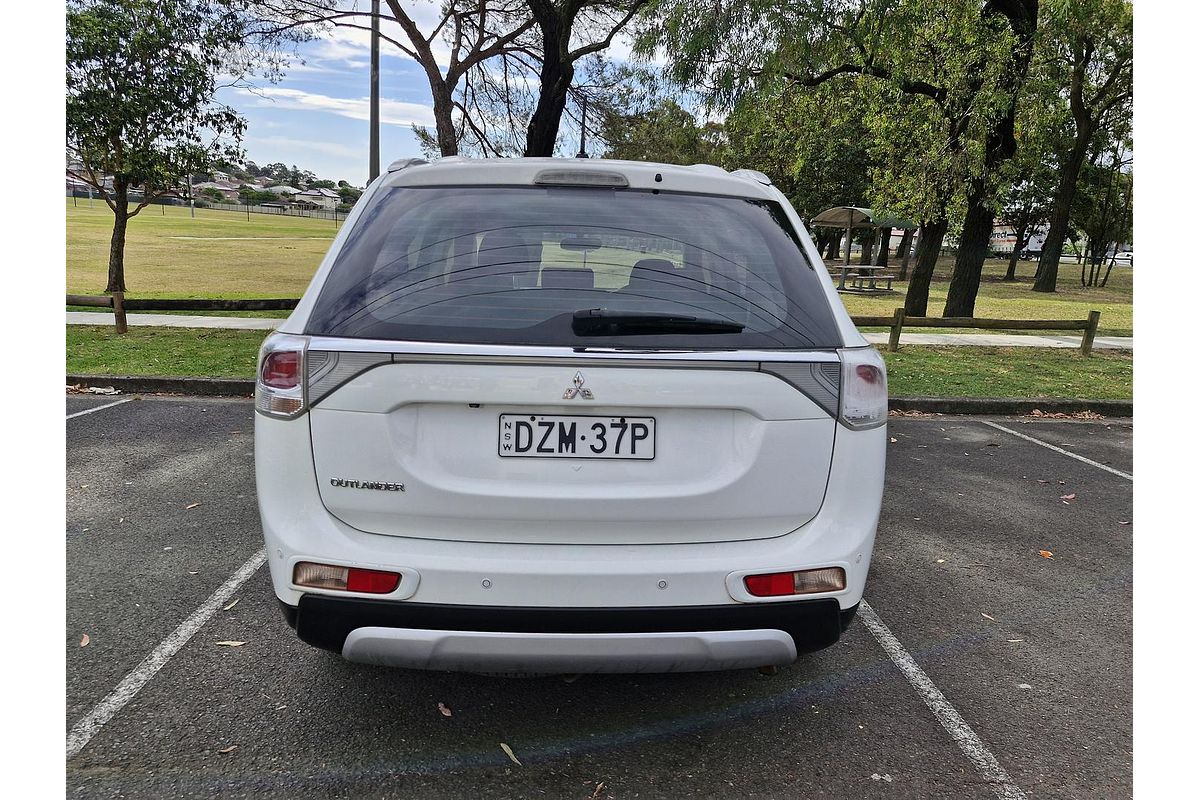2014 Mitsubishi Outlander ES ZJ