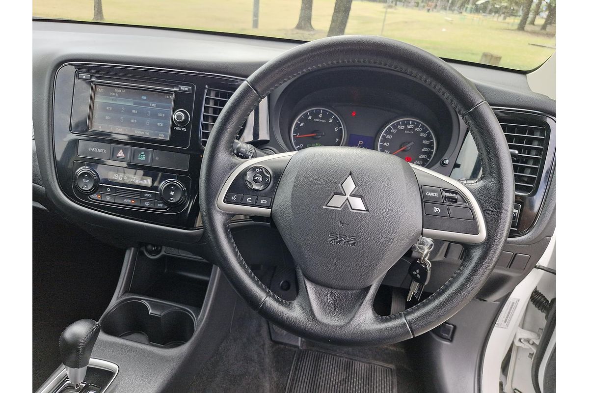 2014 Mitsubishi Outlander ES ZJ