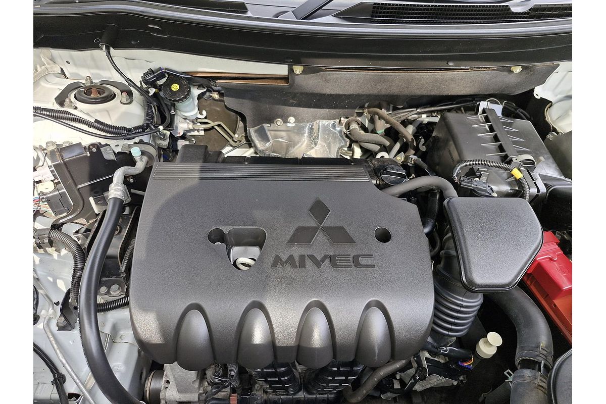 2014 Mitsubishi Outlander ES ZJ