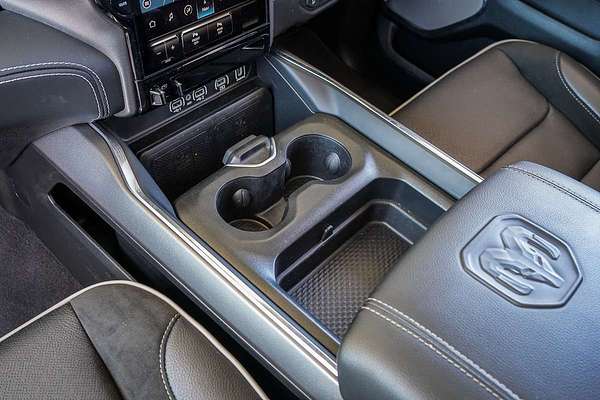 2025 RAM 1500 Laramie Sport Hurricane SO RamBox DT 4X4 SWB