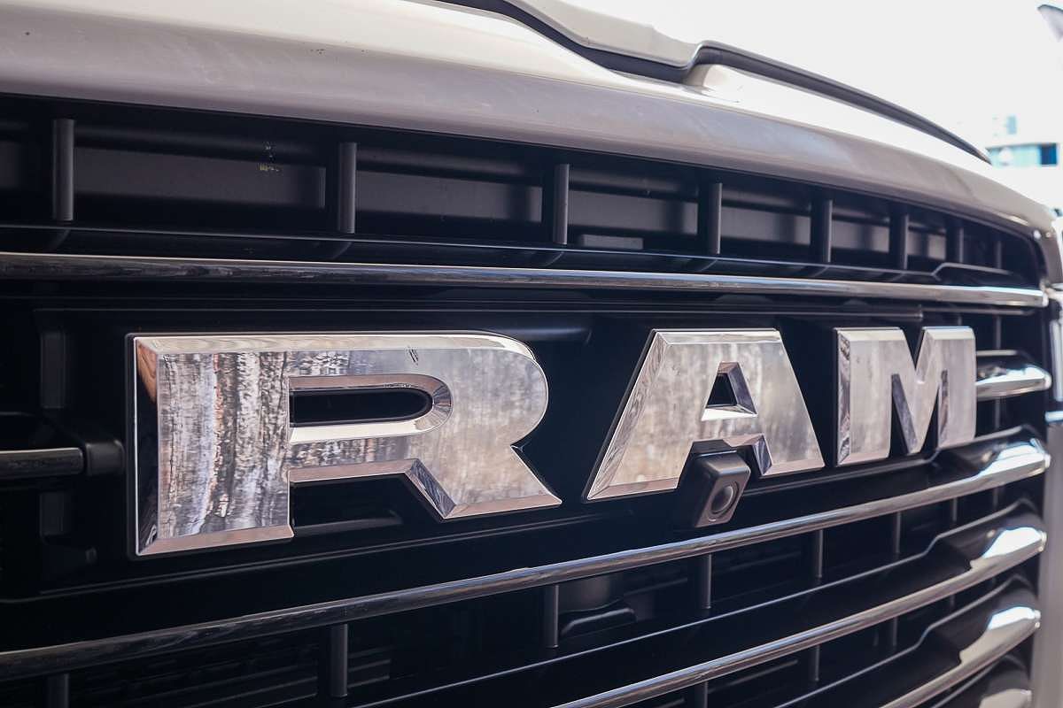 2025 RAM 1500 Laramie Sport Hurricane SO RamBox DT 4X4 SWB