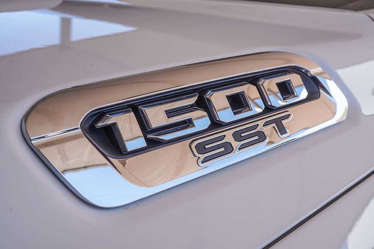 2025 RAM 1500 Laramie Sport Hurricane SO RamBox DT 4X4 SWB