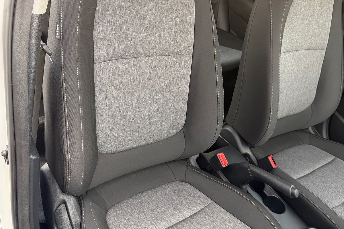 2024 Kia Stonic S YB