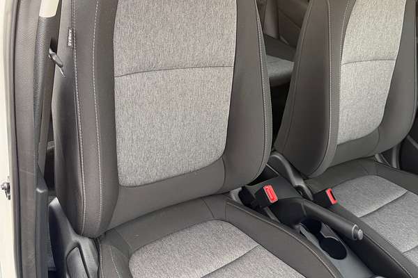 2024 Kia Stonic S YB