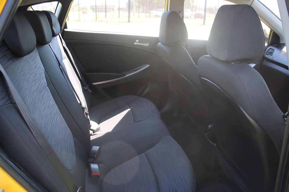 2017 HYUNDAI ACCENT SPORT 6 SP AUTOMATIC 5D HATCHBACK 4CYL