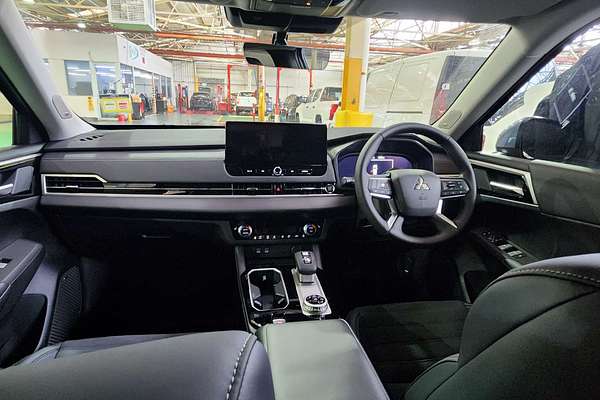 2025 Mitsubishi Outlander Aspire ZM 2WD