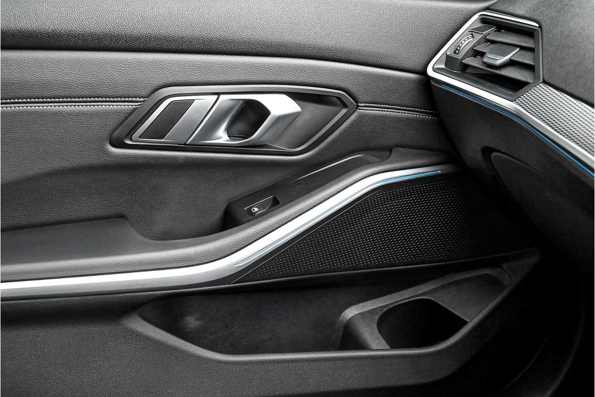 2020 BMW 3 Series 330e M Sport G20
