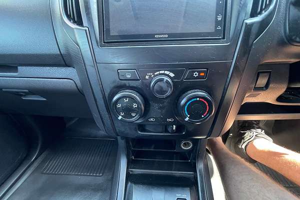 2015 Isuzu D-MAX SX 4X4