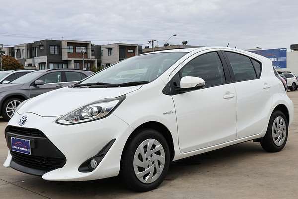 2017 Toyota Prius C NHP10R