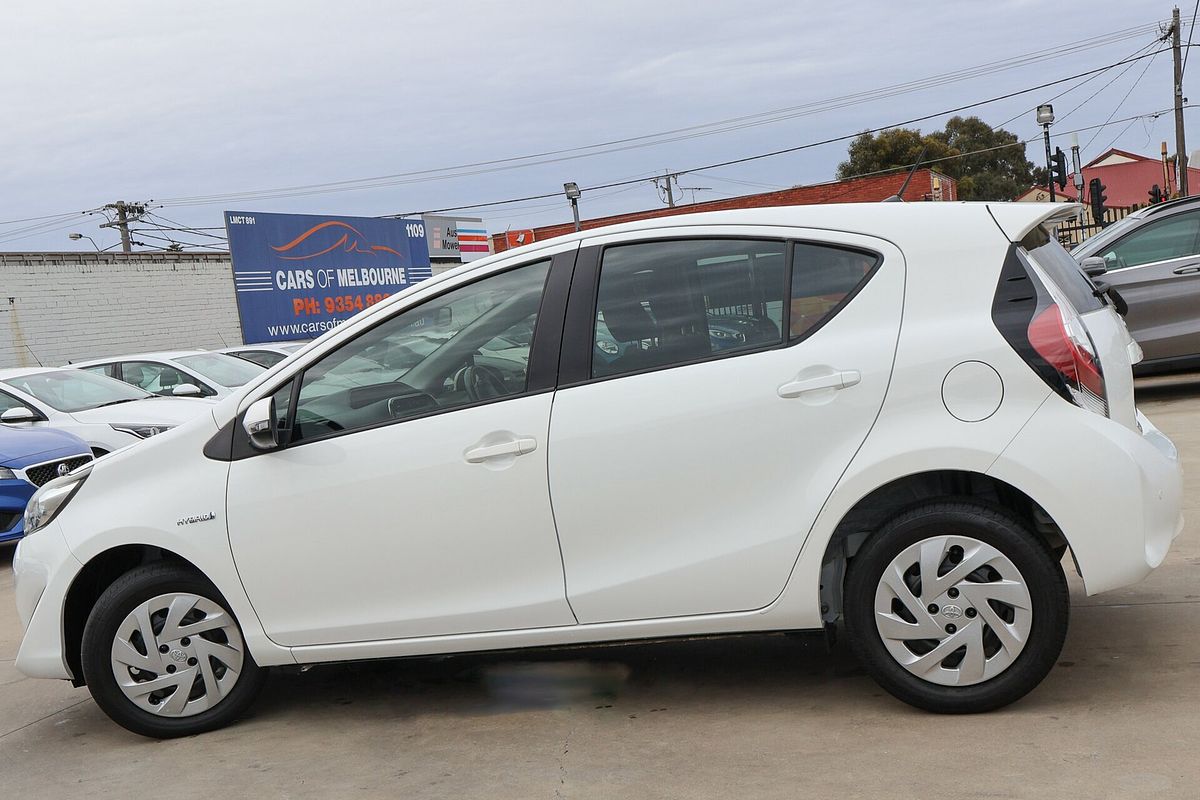 2017 Toyota Prius C NHP10R