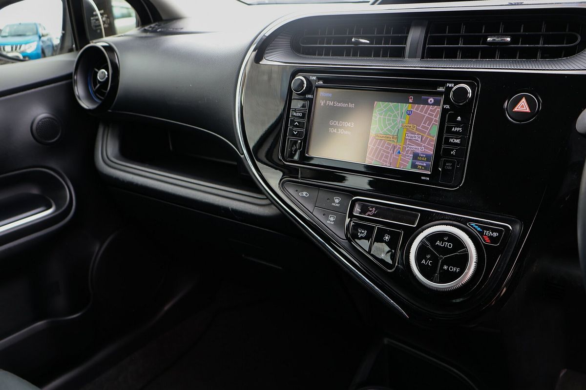 2017 Toyota Prius C NHP10R