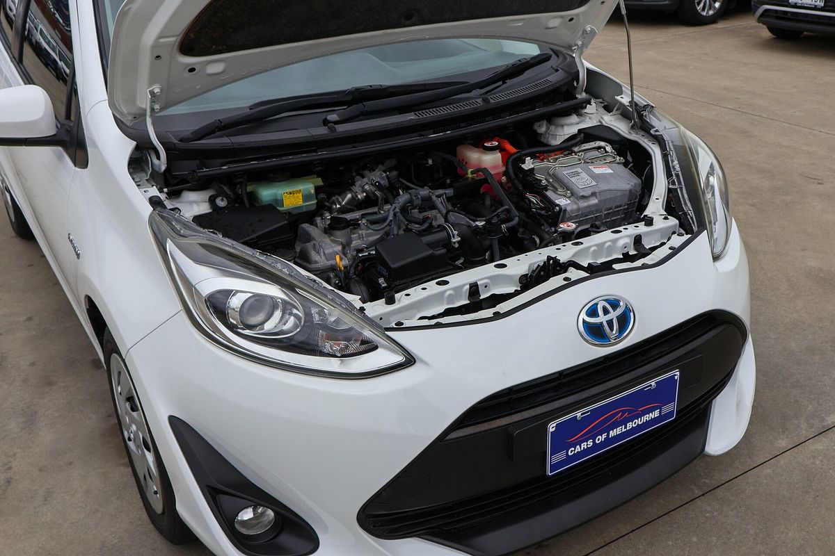 2017 Toyota Prius C NHP10R