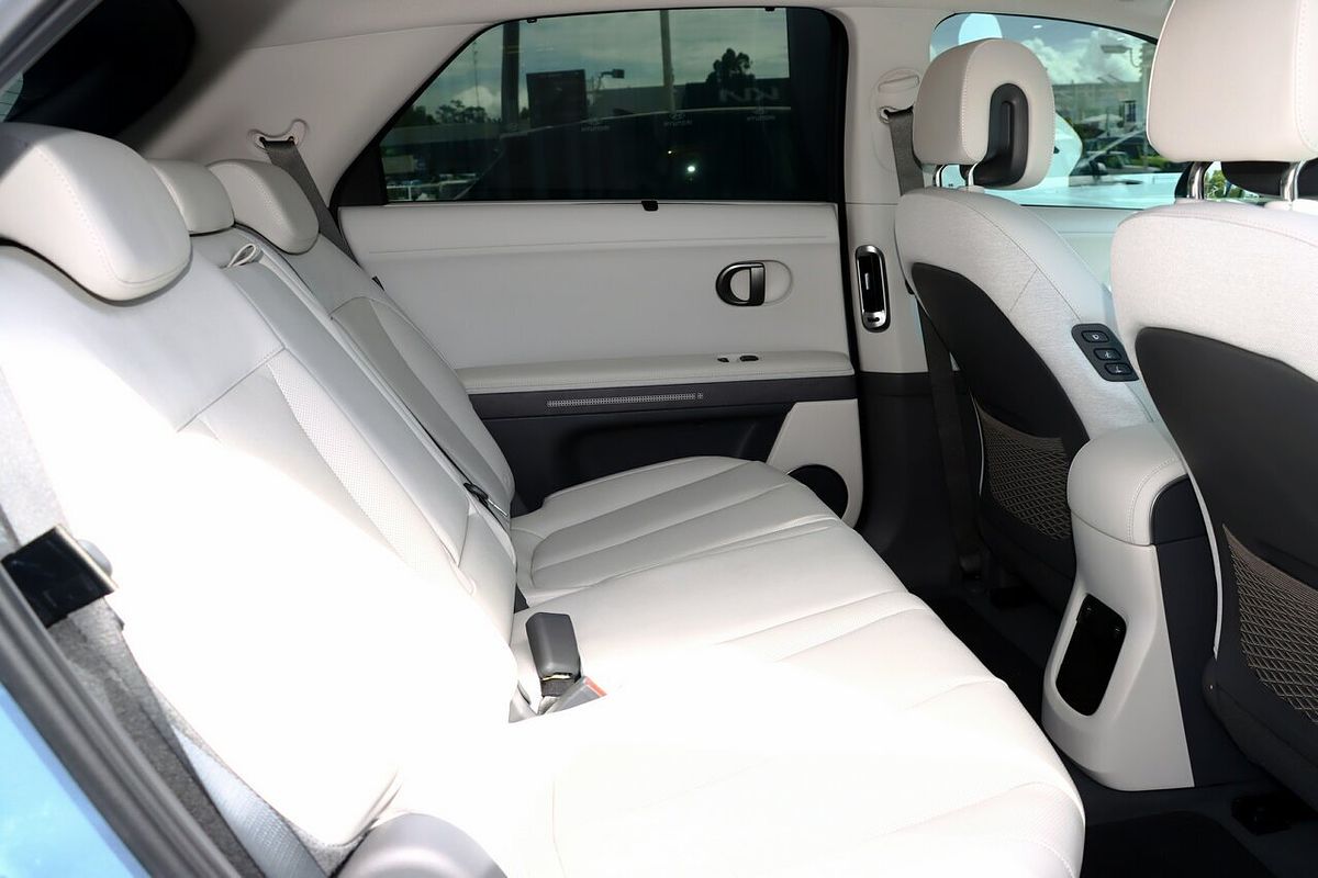 2025 Hyundai IONIQ 5 EPIQ NE.V5