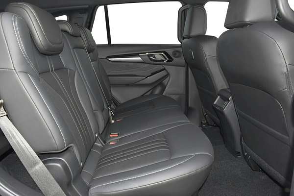 2025 Isuzu MU-X LS-T