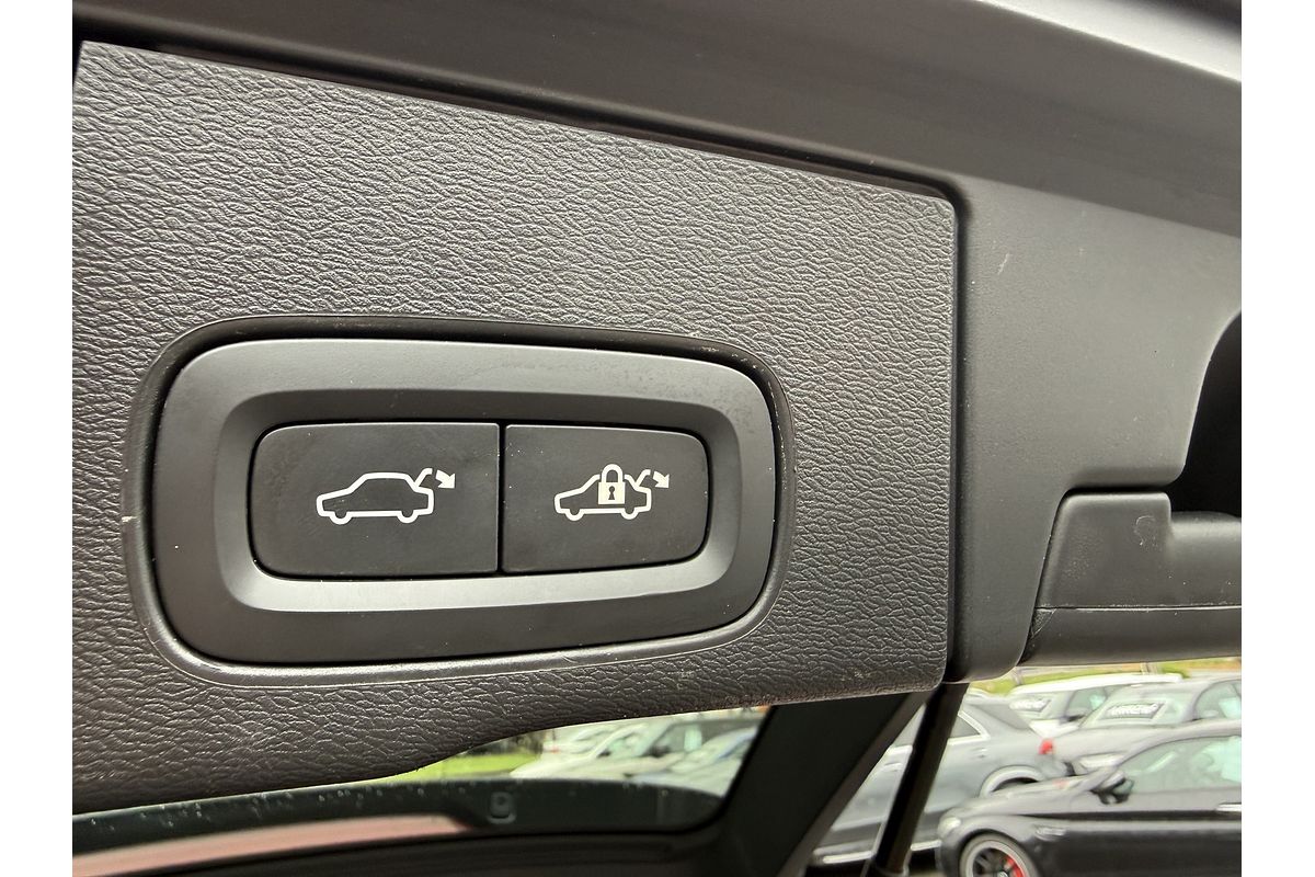 2019 Volvo XC60 D4 Momentum
