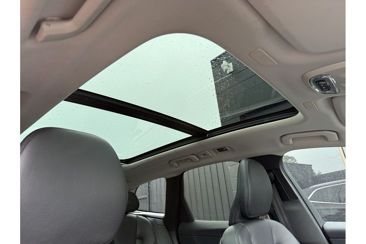 2019 Volvo XC60 D4 Momentum