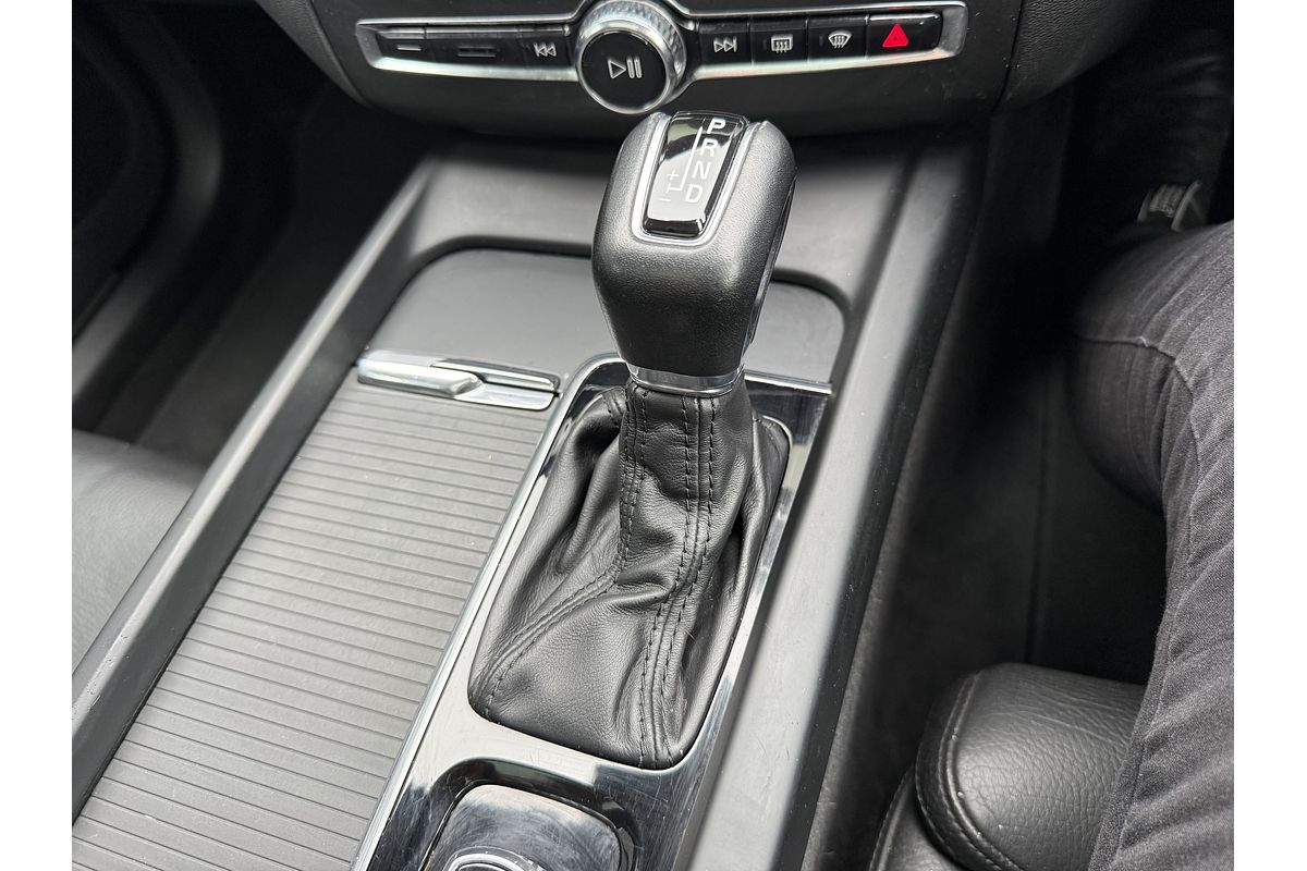 2019 Volvo XC60 D4 Momentum