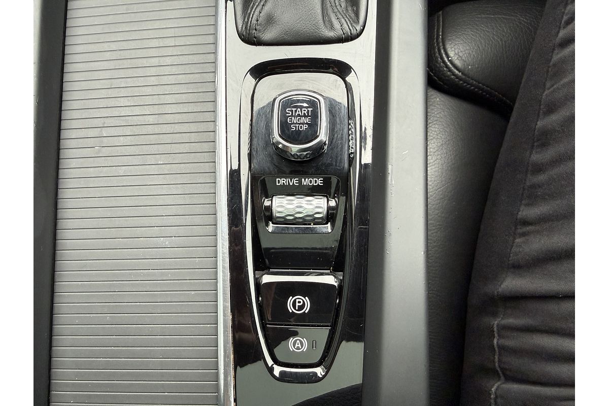 2019 Volvo XC60 D4 Momentum